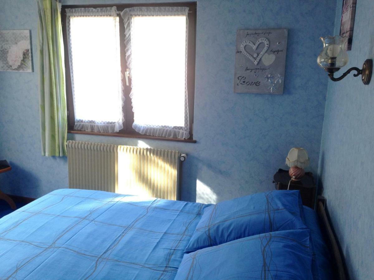 Chambres D'Hotes Et Gite Chez Martine バール エクステリア 写真